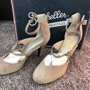BRAND NEW SEYCHELLES heels